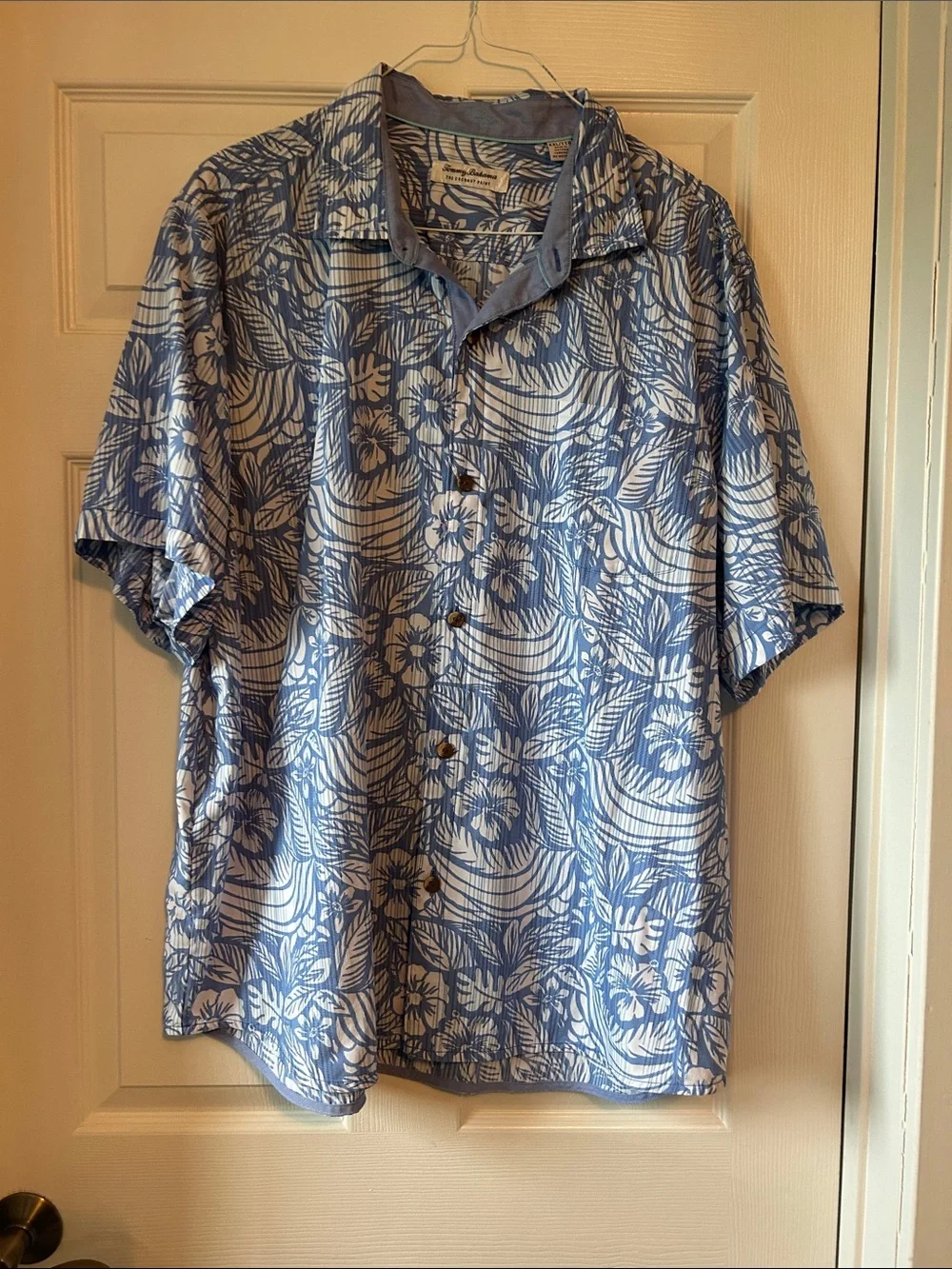 Tommy Bahama Coconut Point Cabana Blooms IslandZone® Camp Shirt - Picture 2 of 4